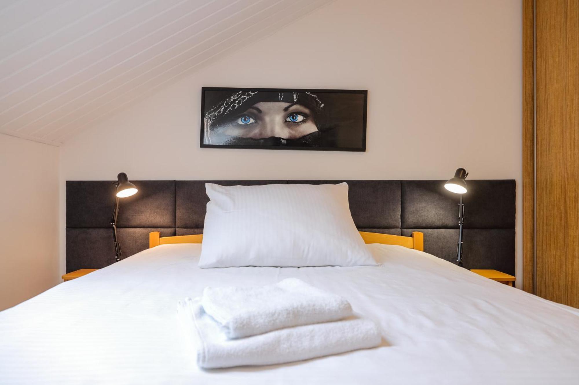 Dworek Rozany Hotel & Restauracja Namysłów Eksteriør billede